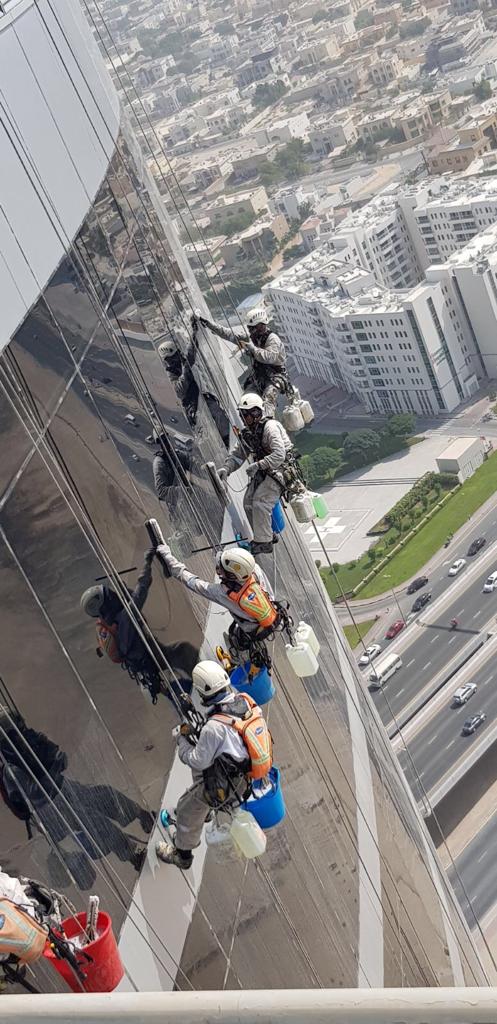 Dubia, Window cleaning
